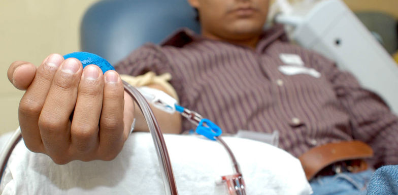 Francia prohibía desde 1983 la donación de sangre a los homosexuales