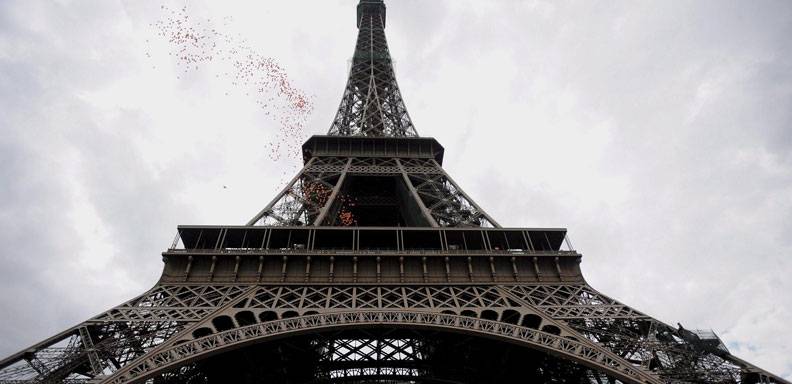 La Torre Eiffel reabrió sus instalaciones tras protesta