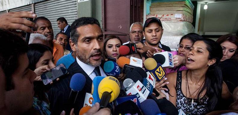 El abogado de Leopoldo López y Daniel Ceballos informó que podrían levantar huelga de hambre