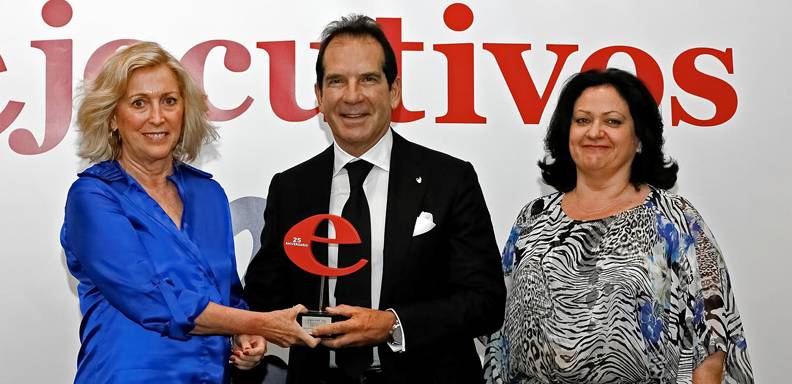 Presidente Ejecutivo del Grupo Financiero B.O.D., Víctor Vargas Irausquín, como “Empresario Latinoamericano de Referencia” en la XXV edición de los Premios Ejecutivos, otorgados en España