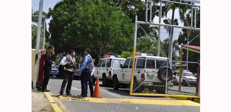 Usuarios de la red social Twitter reportaron que en horas de la noche de este domingo en Maracay asesinaron a un Teniente Coronel para robarle su camioneta.