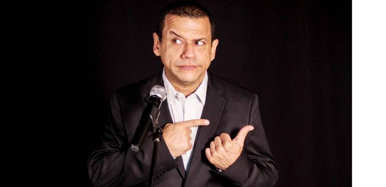 Bajo el lema “No pararás de reír”, el reconocido humorista venezolano Emilio Lovera presentará en el estado Vargas su más reciente stand up comedy