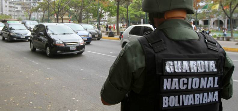 Guardia Nacional Bolivariana halló 11 panelas de cocaína en el interior del vehículo