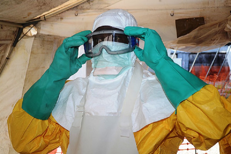 La OMS confirmó el pasado día 15 que una mujer había muerto en Sierra Leona a causa del virus del Ébola, sólo un día después de que la entidad anunciara el fin de la epidemia en África occidental.
