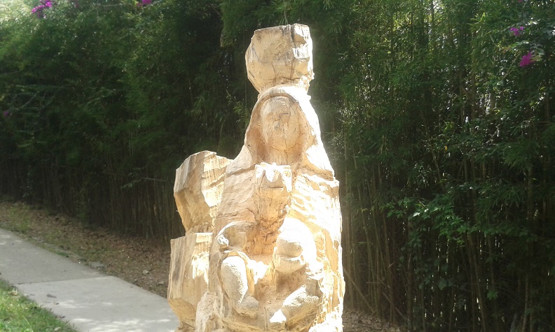 Tallan en El Hatillo a la Virgen de Coromoto en el tronco de un árbol