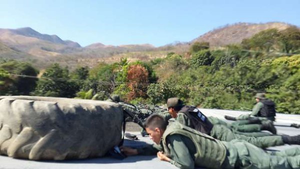 Efectivos de la Guardia Nacional Bolivariana rodearon el penal de Tocorón, en el estado Carabobo. Así lo informó la periodista de sucesos Yasmin Velasco a través de su cuenta en Twitter @1Yasminvelasco.
