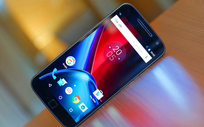 Motorola Moto G4 Plus es llevado a una prueba de fondo