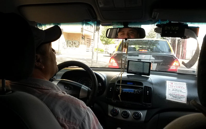 Easy Taxi: Conductores de taxi y del hogar