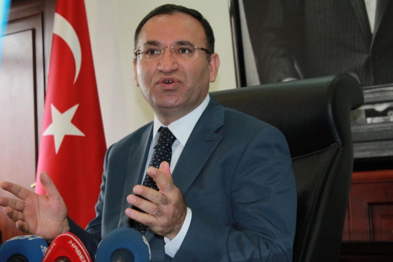 El ministro de Justicia turco, Bekir Bozdag, rechazó las advertencias formuladas desde Bruselas de que ningún país que ejecuta sentencias de muerte puede entrar en la UE