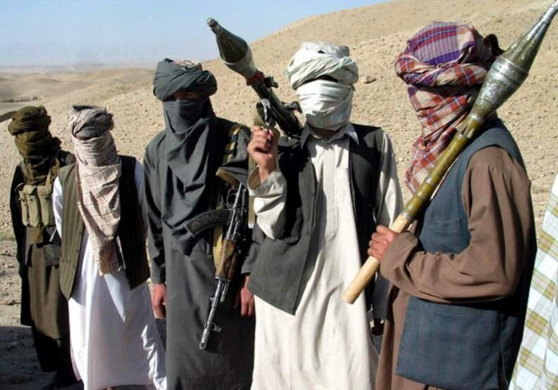 El nuevo líder de los talibanes, el mulá Haibatulá Ajundzada, instó a los "invasores estadounidenses" a retirarse de Afganistán en su primer mensaje