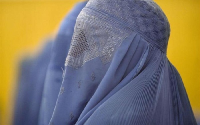 Un mulá afgano fue detenido por secuestrar y casarse con una niña de seis años