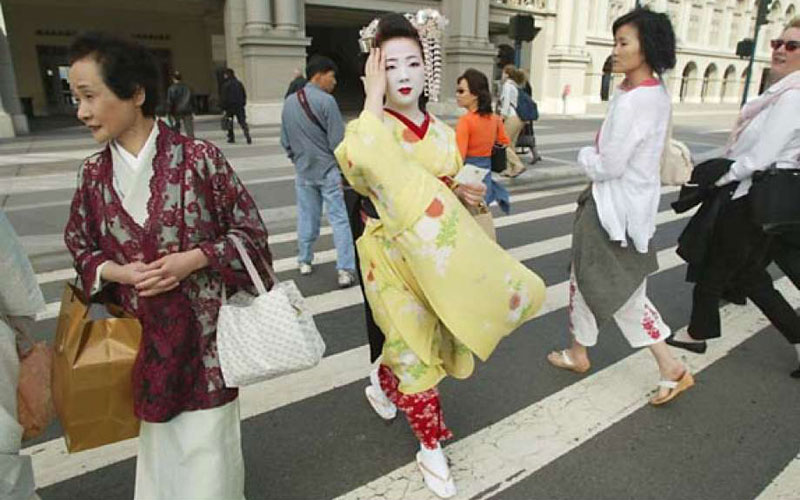Nueva colección"Pretty Sneakersse" para las Geishas modernas