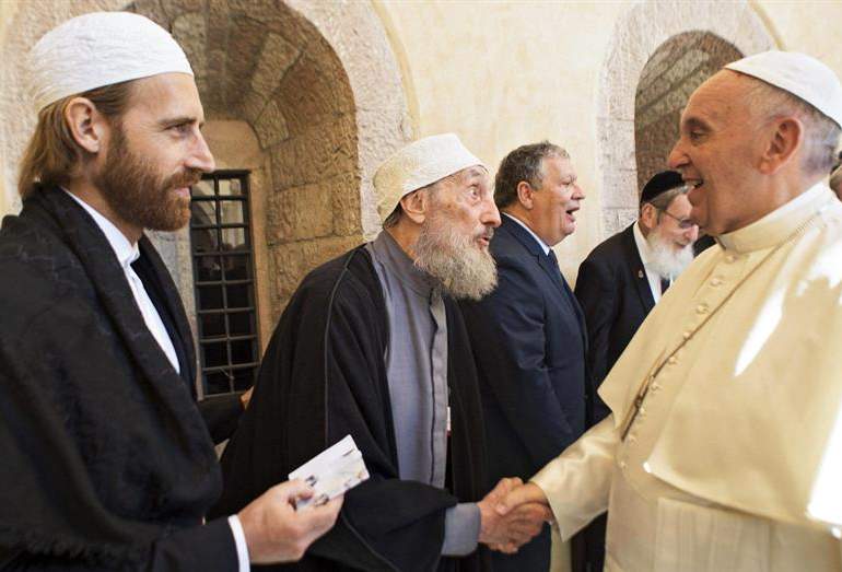 El Papa pide que ante la guerra no haya “divisiones entre las religiones”