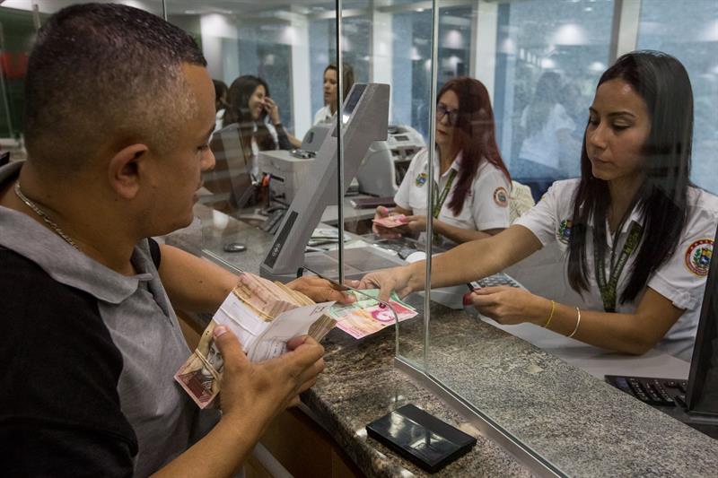 Maduro dice que la entrada en circulación de nuevos billetes ha ... - Analítica.com
