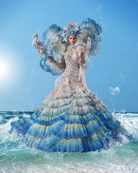 Mariam Habach es la “Reina encantada del mar”