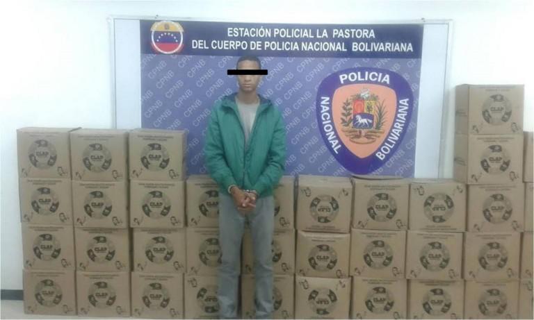 La detención se llevó a cabo en una casa de la calle El Carmen de Manicomio, parroquia La Pastora, donde Diego Morales guardaba 40 cajas de los CLAP
