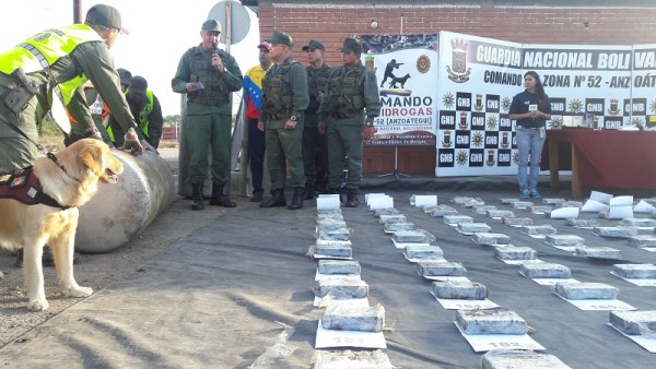 Más de 300 kilogramos de cocaína fueron incautados por la Guardia Nacional Bolivariana (GNB) en el estado Anzoátegui, tras seguimiento de un camión procedente de Colombia por parte de la Oficina Nacional Antidrogas (ONA)