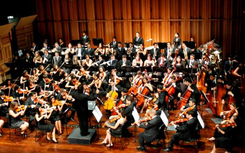 Orquesta Sinfónica Juvenil de Chacao dará un concierto con el director Geison Hidalgo