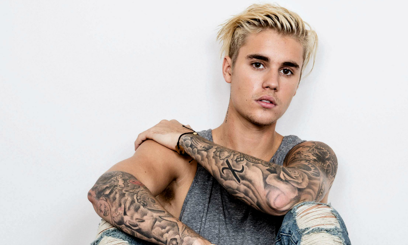 Justin Bieber, a través de su cuenta de Instagram mostró su nuevo tatuaje que se encuentra localizado en el torso de su cuerpo y llevado a cabo por el famoso diseñador Bang Bang/ Foto: Archivo
