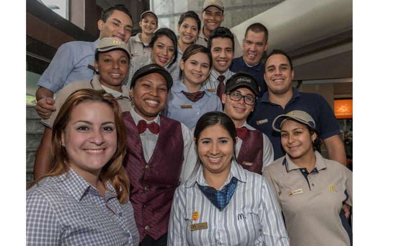 Arcos Dorados promueve la inserción laboral para jóvenes de América Latina