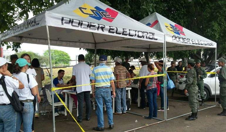 Gran afluencia de personas en proceso de validación de AD en Aragua