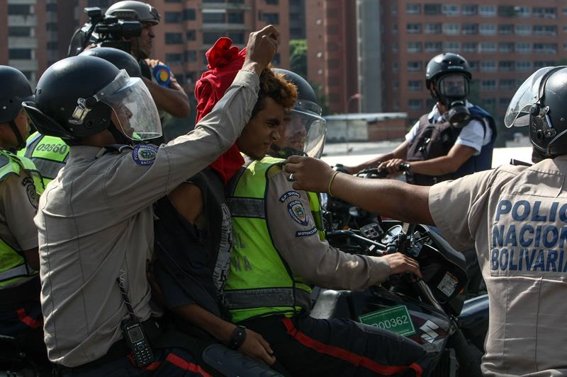 Foro Penal contabiliza 1.486 arrestos en protestas desde el 4 de abril