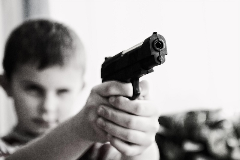 pistola-armas de fuego-violencia-ninos-foto pixabay
