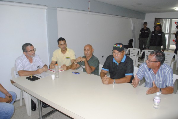 MUD entregó documento en CNE de en Guanare / Octavio Fernández