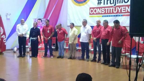Trabajadores petroleros presentes en el acto & Trujillo 