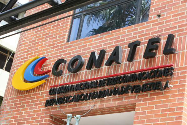 Periodistas denuncian que CONATEL quiere controlar el libre ejercicio del profesional de la prensa 