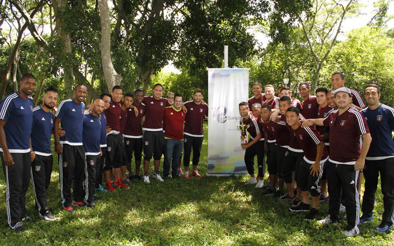 Banplus otorga un reconocimiento al Monagas Sport Club