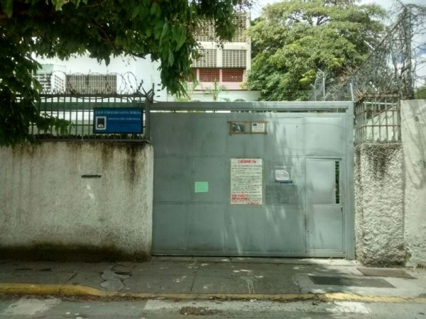 Exterior de un centro de votación en Caracas, en el Colegio Santa Teresa, en San Bernardino/Foto: Analítica