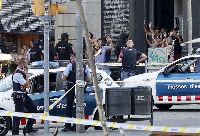 Hallan muerto a un sospechoso tras atentado en Barcelona