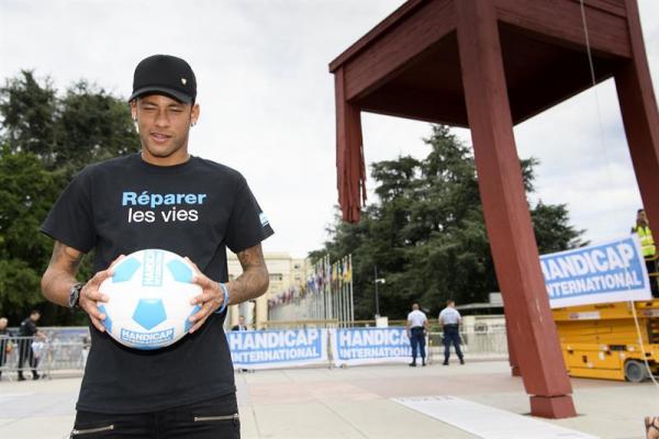 neymar jr ong handicap international (2)