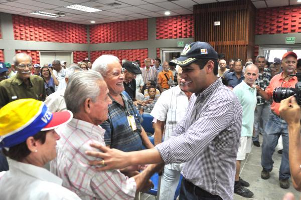El candidato compartió con el Movimiento de Jubilados y Pensionados del estado Vargas