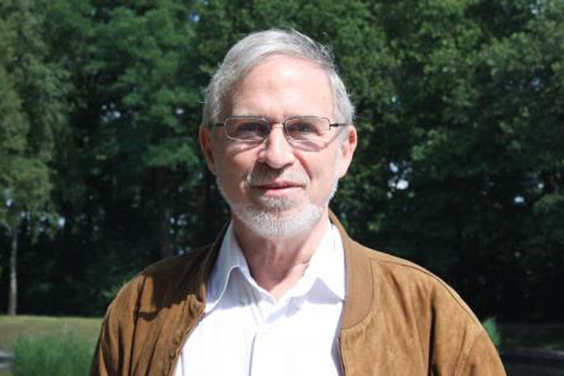 Dr. Dirk Kruijt, sociólogo y profesor emérito, en la Universidad de Utrecht