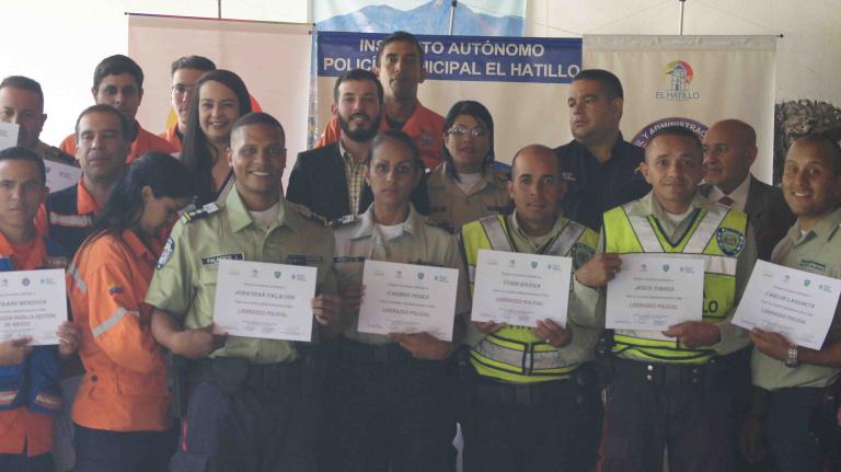 También se entregaron diplomas a los participantes en el curso de Liderazgo policial y gerencia de riesgos nivel instructores / Foto: Cortesía