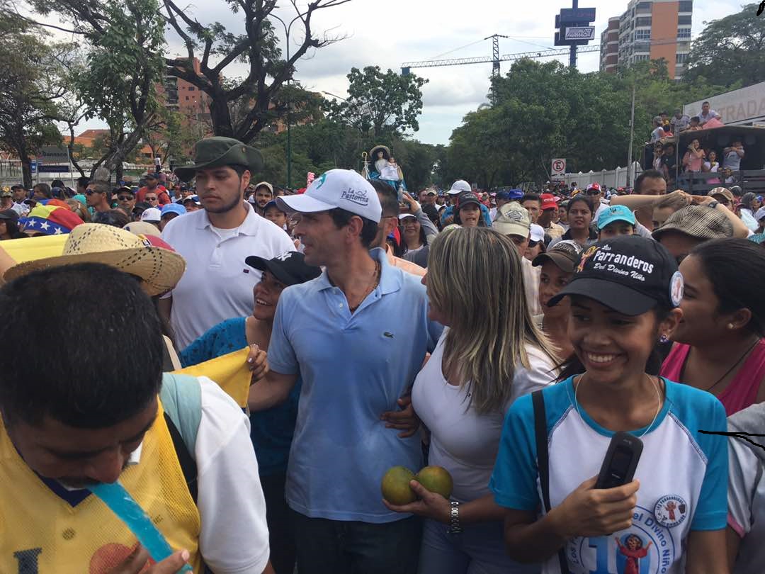 capriles inta al gobierno a frenar hambruna