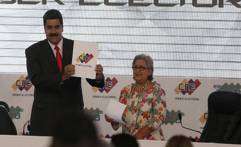 Maduro recibió proclamación en el CNE