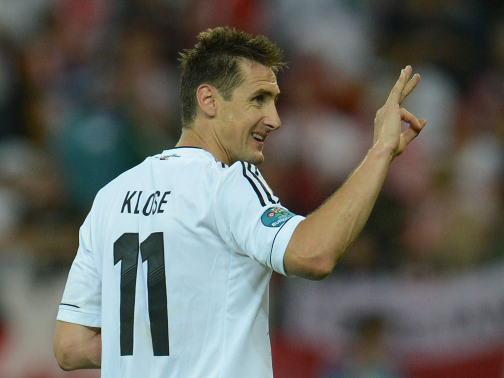Miroslav Klose, de 37 años, anunció su retiro del fútbol profesional a final de temporada