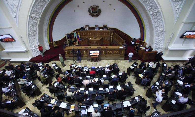 Este sábado, la Sala Constitucional del Tribunal Supremo de Justicia (TSJ) emitió una sentencia en la que suspende de manera cautelar los efectos de las sesiones efectuadas en abril y mayo