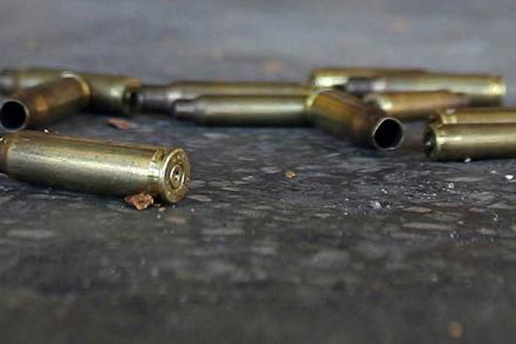 Por este hecho, Polisucre incautó dos armas de fuego propiedad de los hoy occisos; un revolver calibre 38 y una pistola 22, respectivamente, ambas sin marcas ni seriales visibles