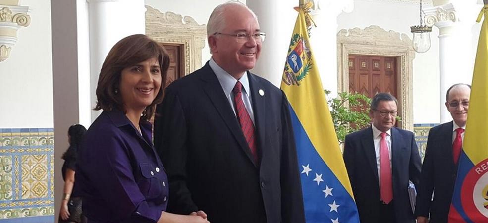 El embajador venezolano Rafael Ramírez presentará denuncia contra EEUU por decreto injerencista