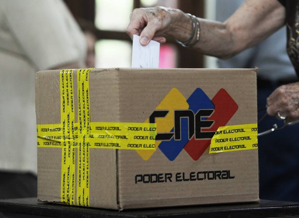 La alianza opositora venezolana Mesa de la Unidad Democrática MUD reclamó hoy que el CNE aún no haya definido la fecha de los comicios parlamentarios