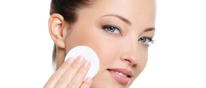 La limpieza facial es importante para mantener una piel sana