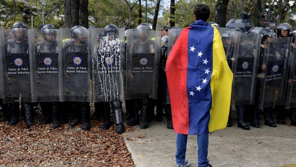 manifestaciones-estudiantiles-opositores-Nicolas-Maduro_TINIMA20140313_0065_3