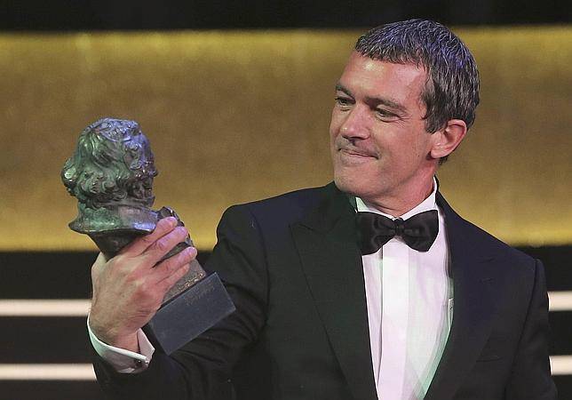 Antonio Banderas recibió el Goya que reconoce su trayectoria