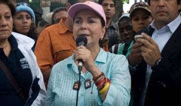 Mitzy De Ledezma aseguró que el actual gobierno se sostiene únicamente por la represión, pues a su juicio el pueblo venezolano pide a gritos un cambio/ Foto: Archivo
