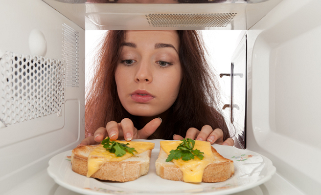 El uso excesivo del electrodoméstico puede traer consecuencias sobre los alimentos