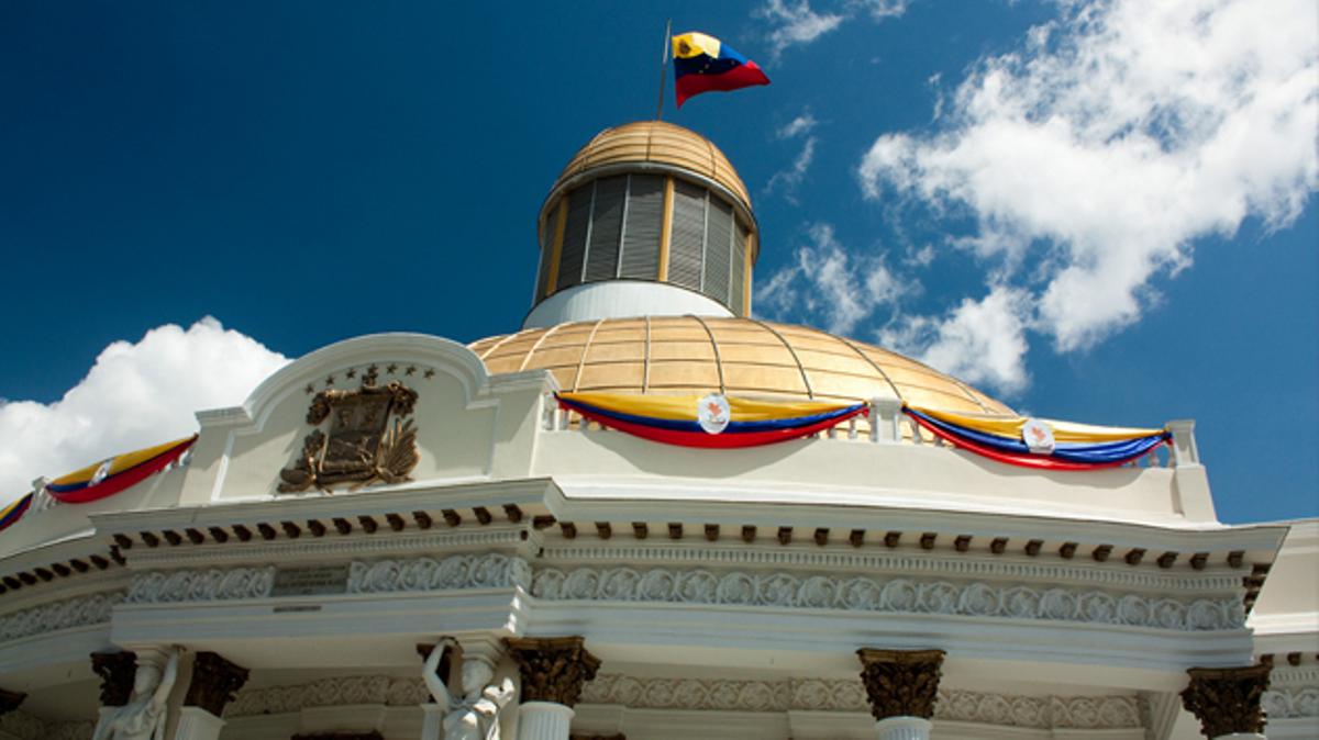 Asamblea Nacional aprobó ley habilitante para Maduro